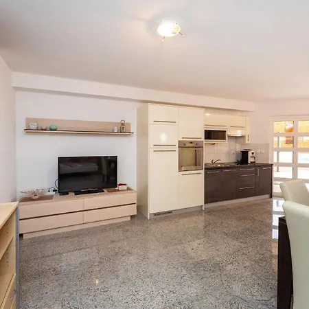 Gorgeous In With House Sea View *