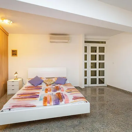 Gorgeous In With House Sea View *