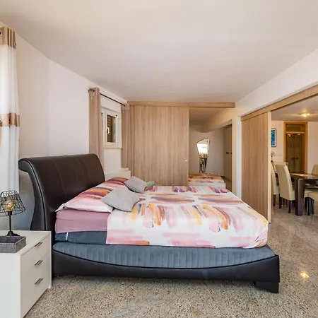 Lovely In شيبينيك