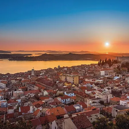 Gorgeous In With House Sea View Apartment