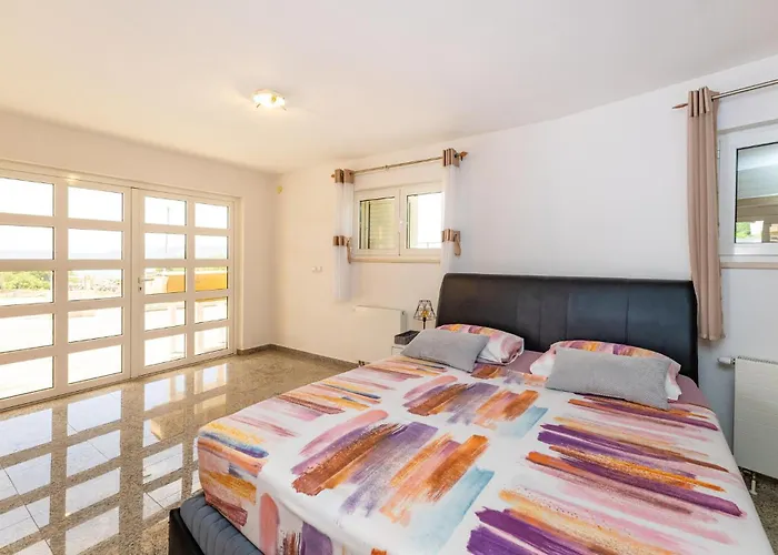 Appartement Lovely In Šibenik